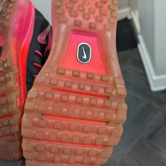 Nike Air Max Black and Coral/Pink - Picture 5 of 6